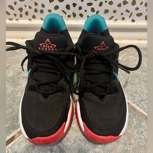 Nike Kids Black and Red Star Runner Sneakers